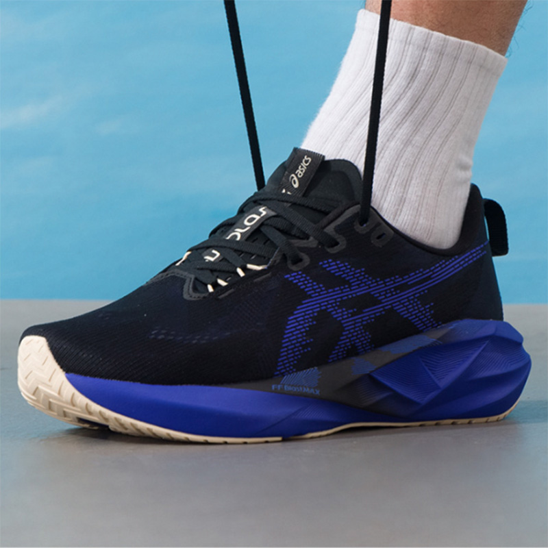 Asics NOVABLAST 5 Siyah Kraliy - Badminton Victory incelemesi ve fiyatı