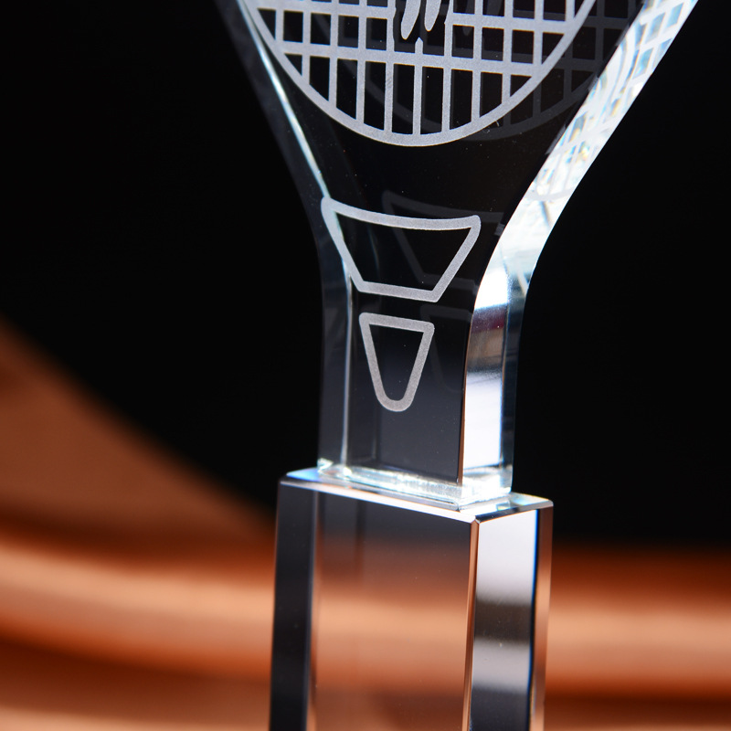 Özelleştirilmiş Kristal Kupa B - Badminton Logo incelemesi ve fiyatı